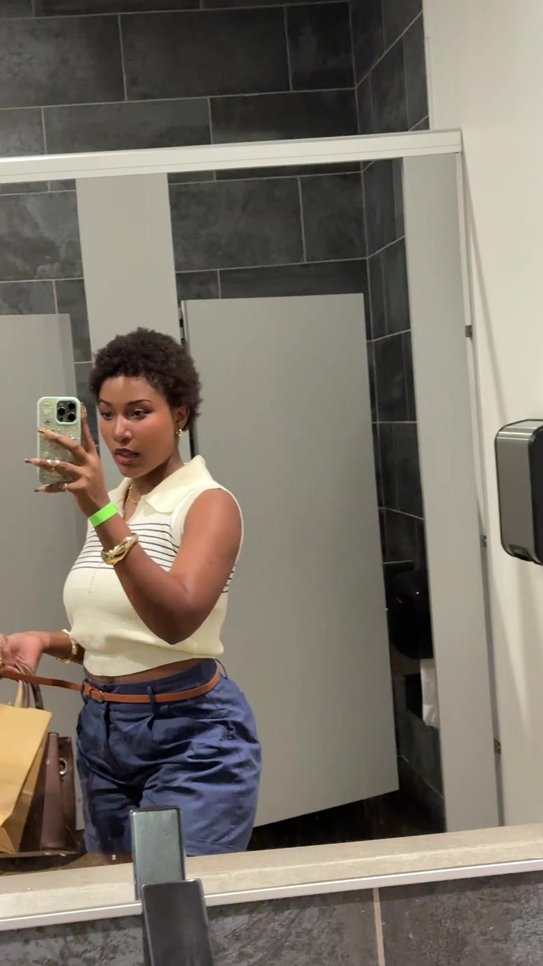 @QINAH🤏🏽