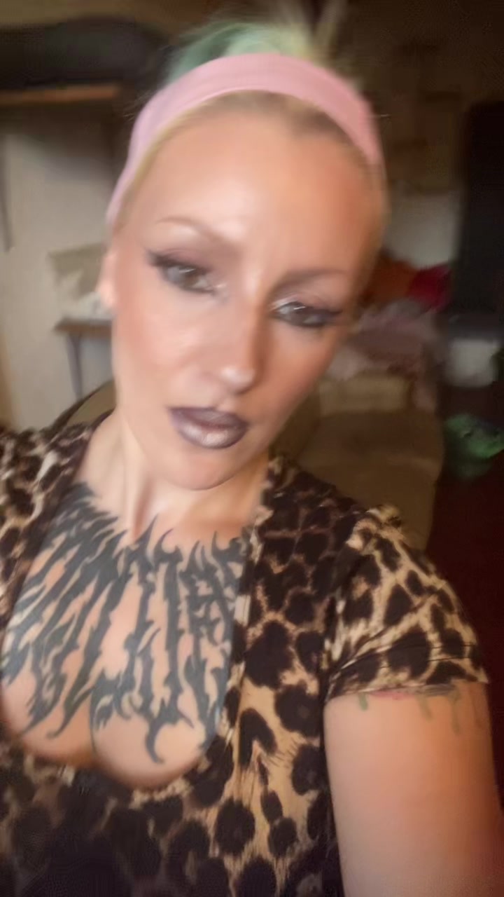 @Velenosa 👠🦂