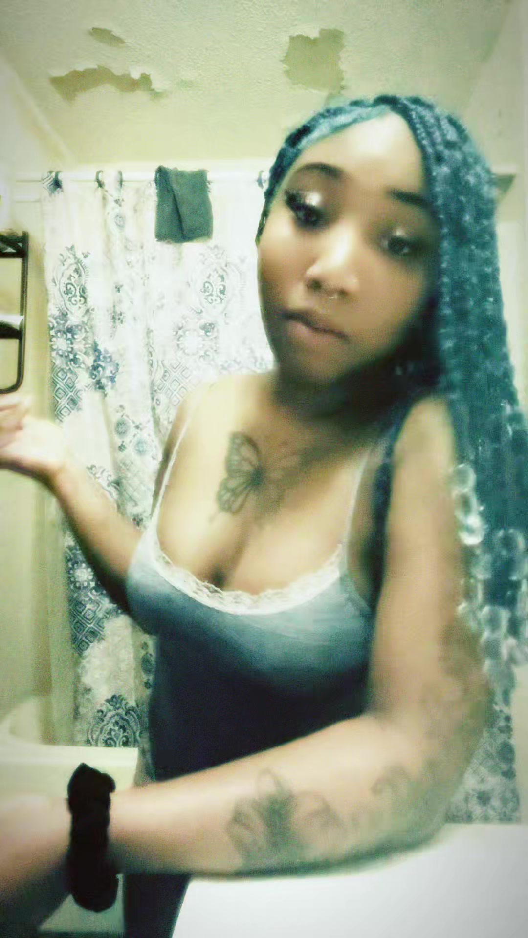@peepintomySoul