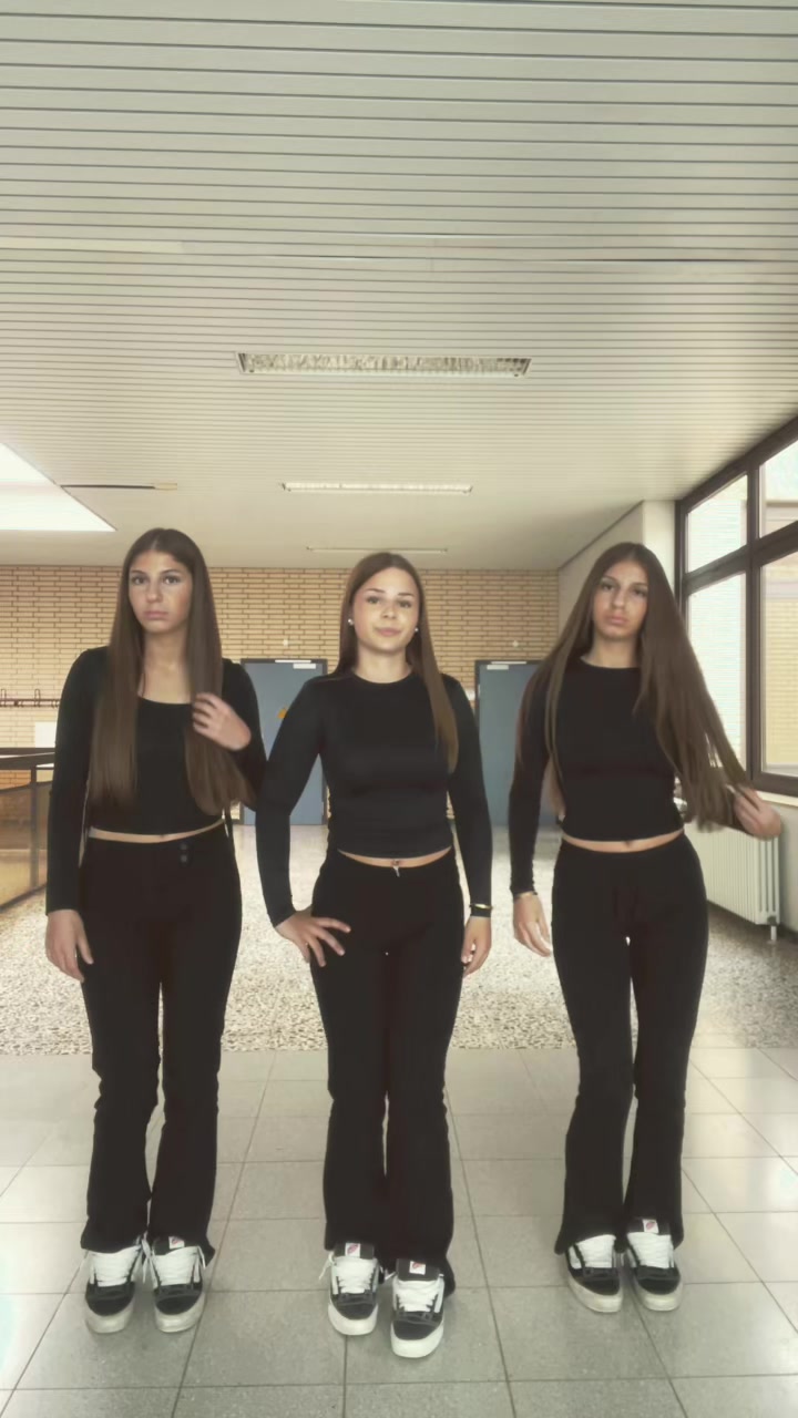 @👯&zwj;♀️