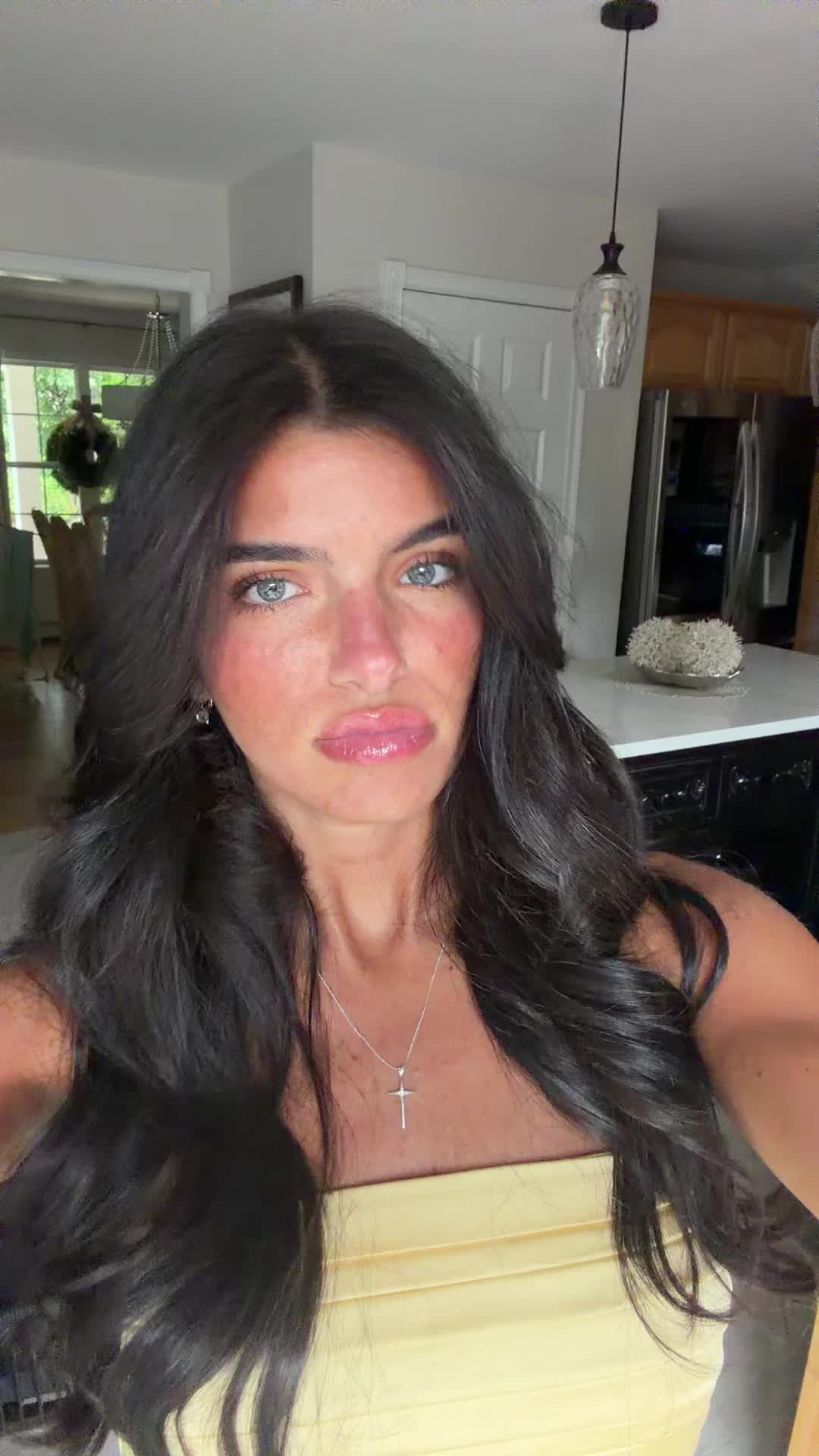 @VIVIANA