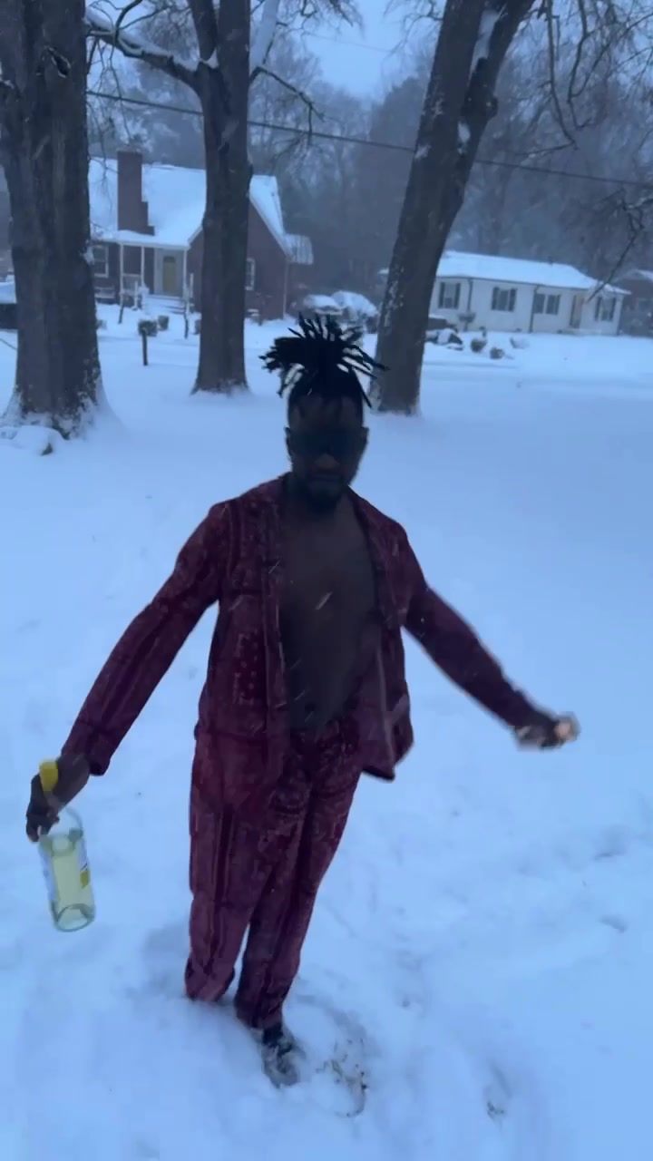@PlayBoi23