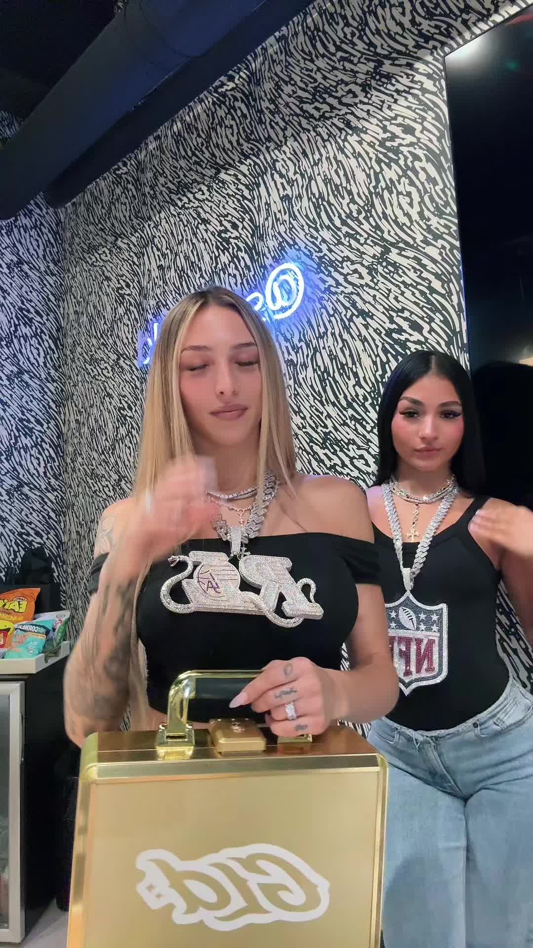 @Julieee🍒
