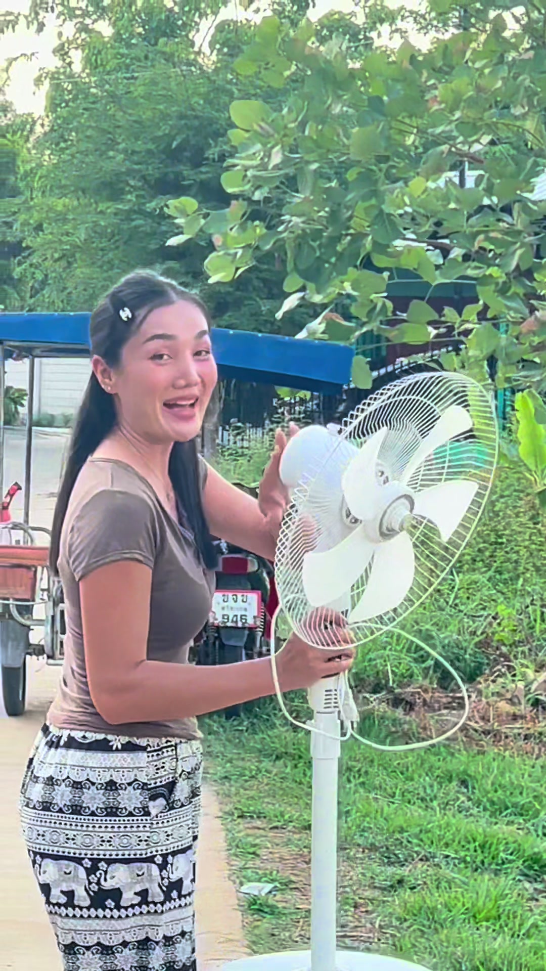 @มาดามเปิ้ลร้อยเอ็ด