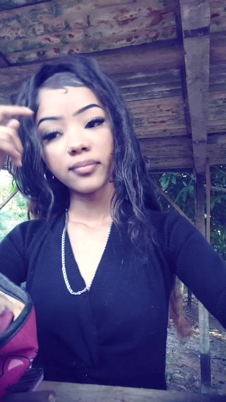 @Emanu_elle