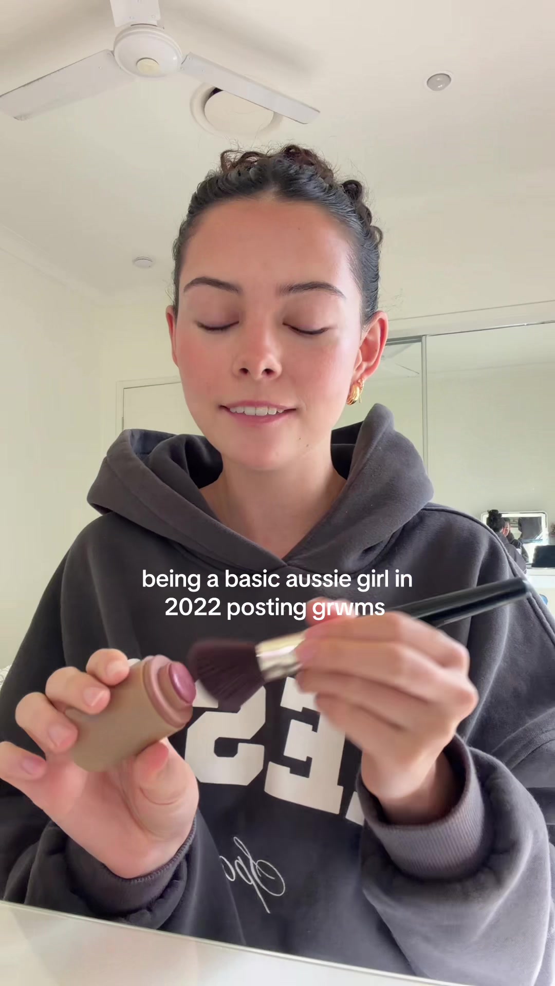 @Ava