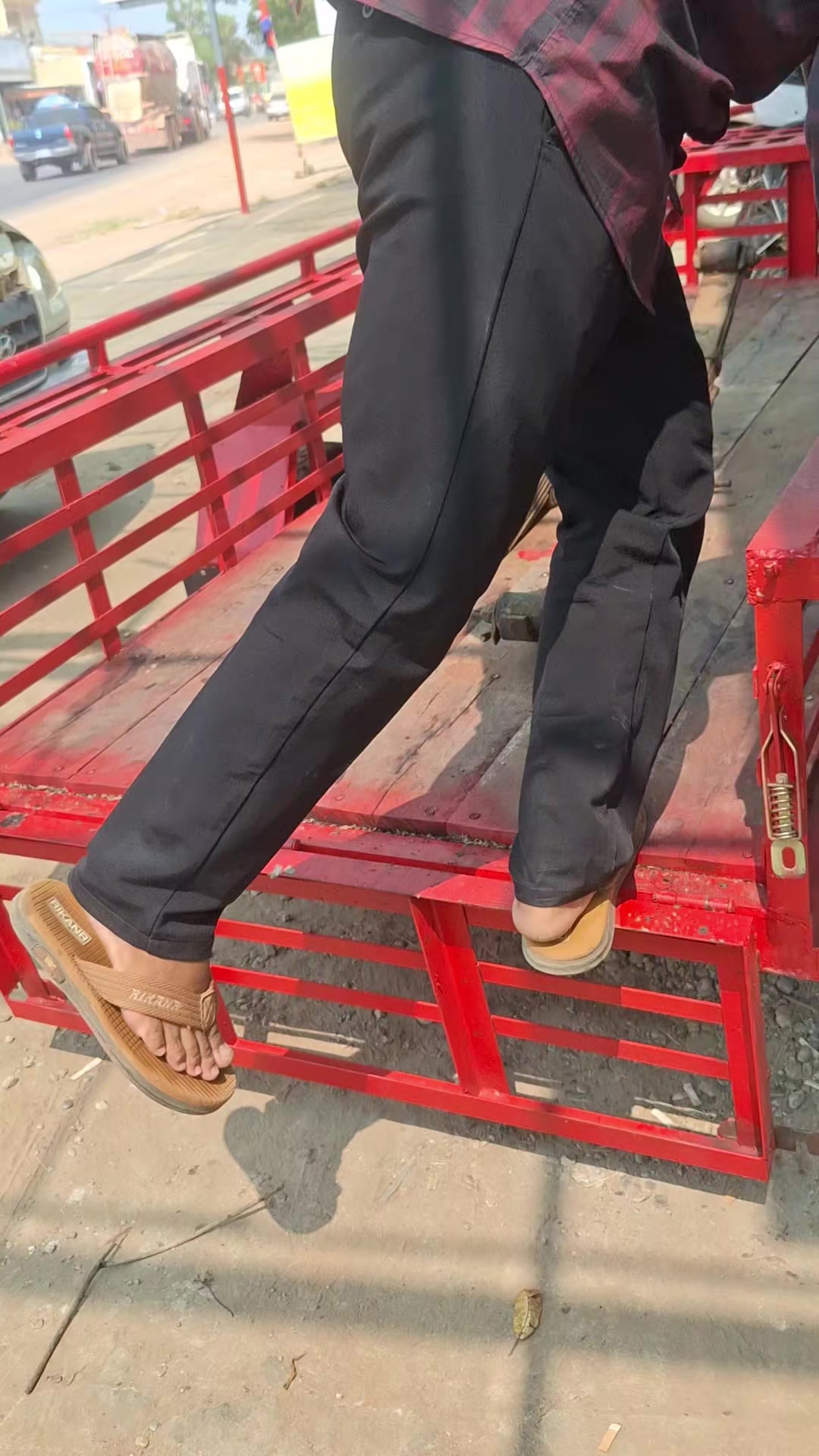@ចាន់នីលកកងឡានកងរម៉កក្រុបប្រភេទ