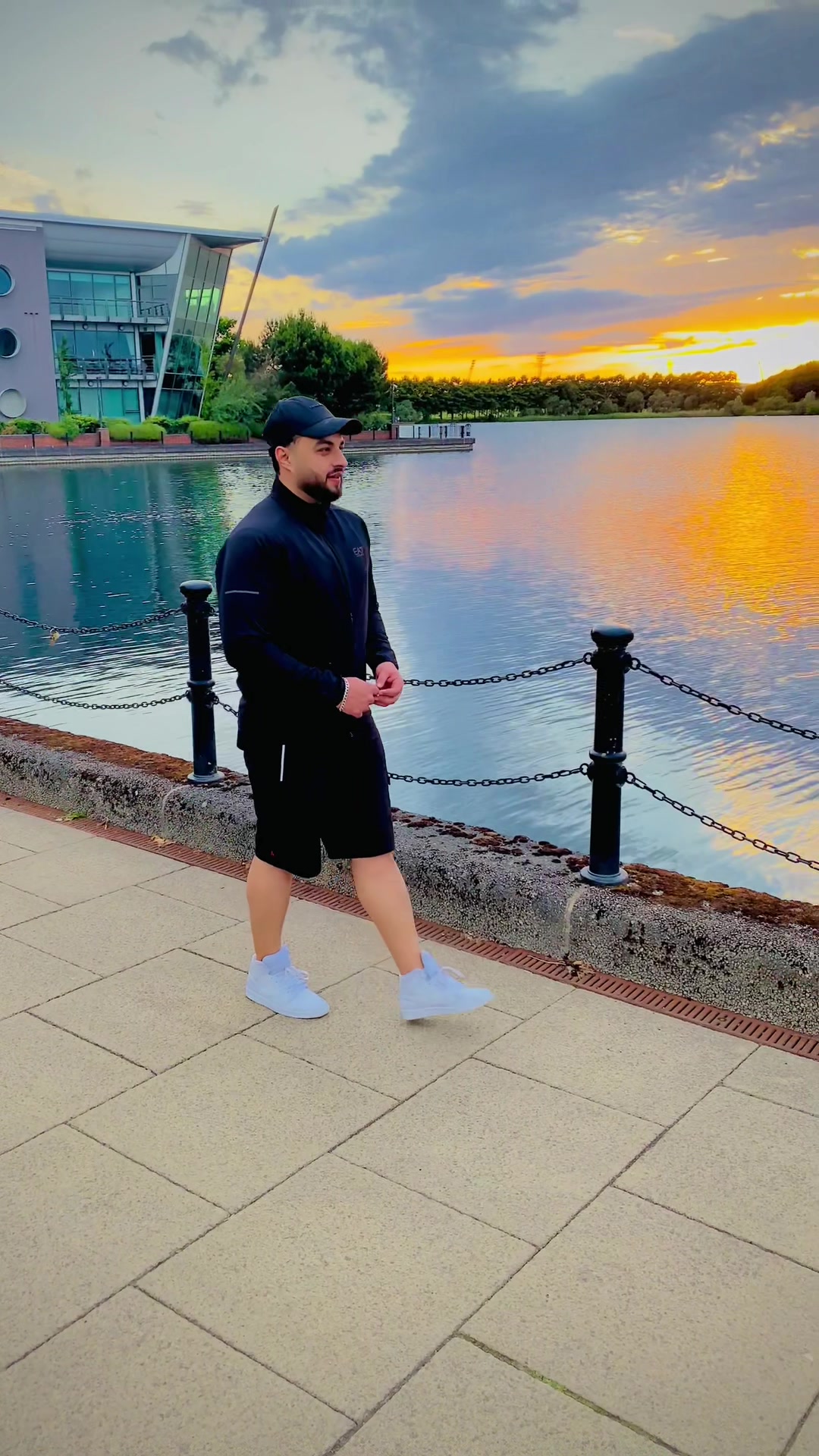 @Malik Mussawar 🇬🇧🇵🇰
