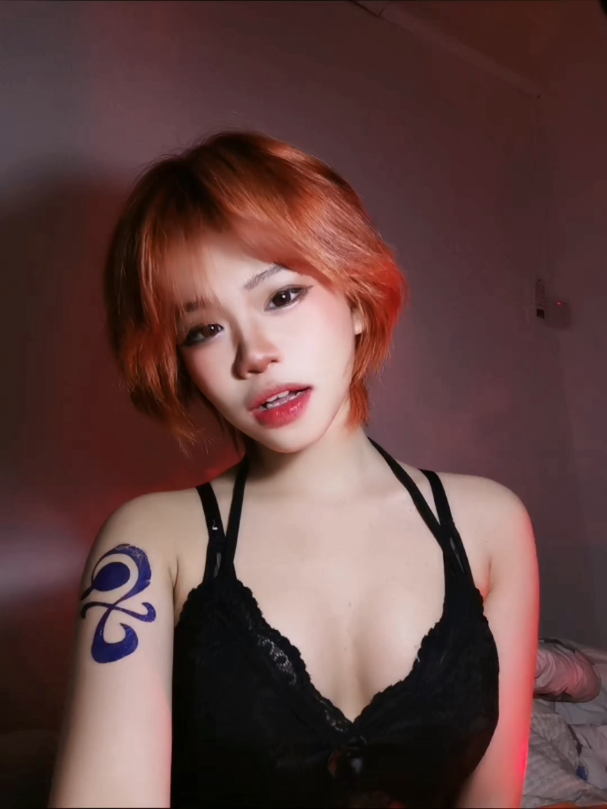 @༯