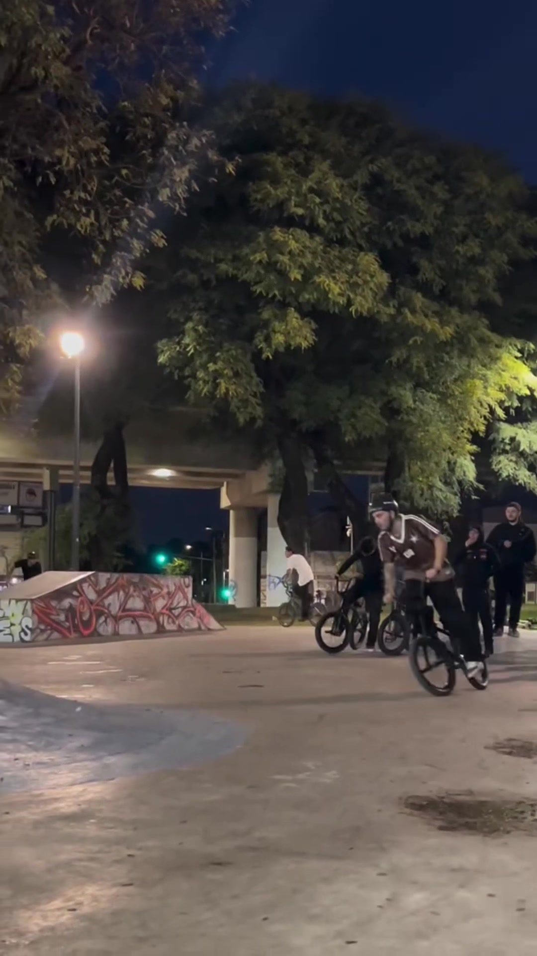 @BMX