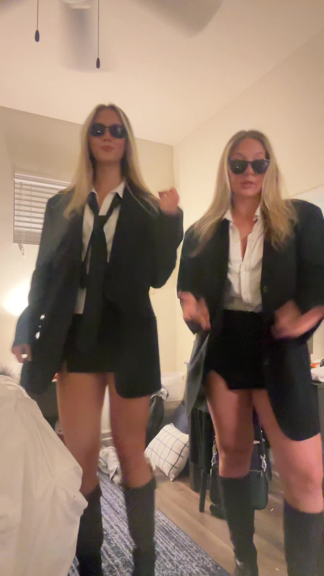 @laurenservine