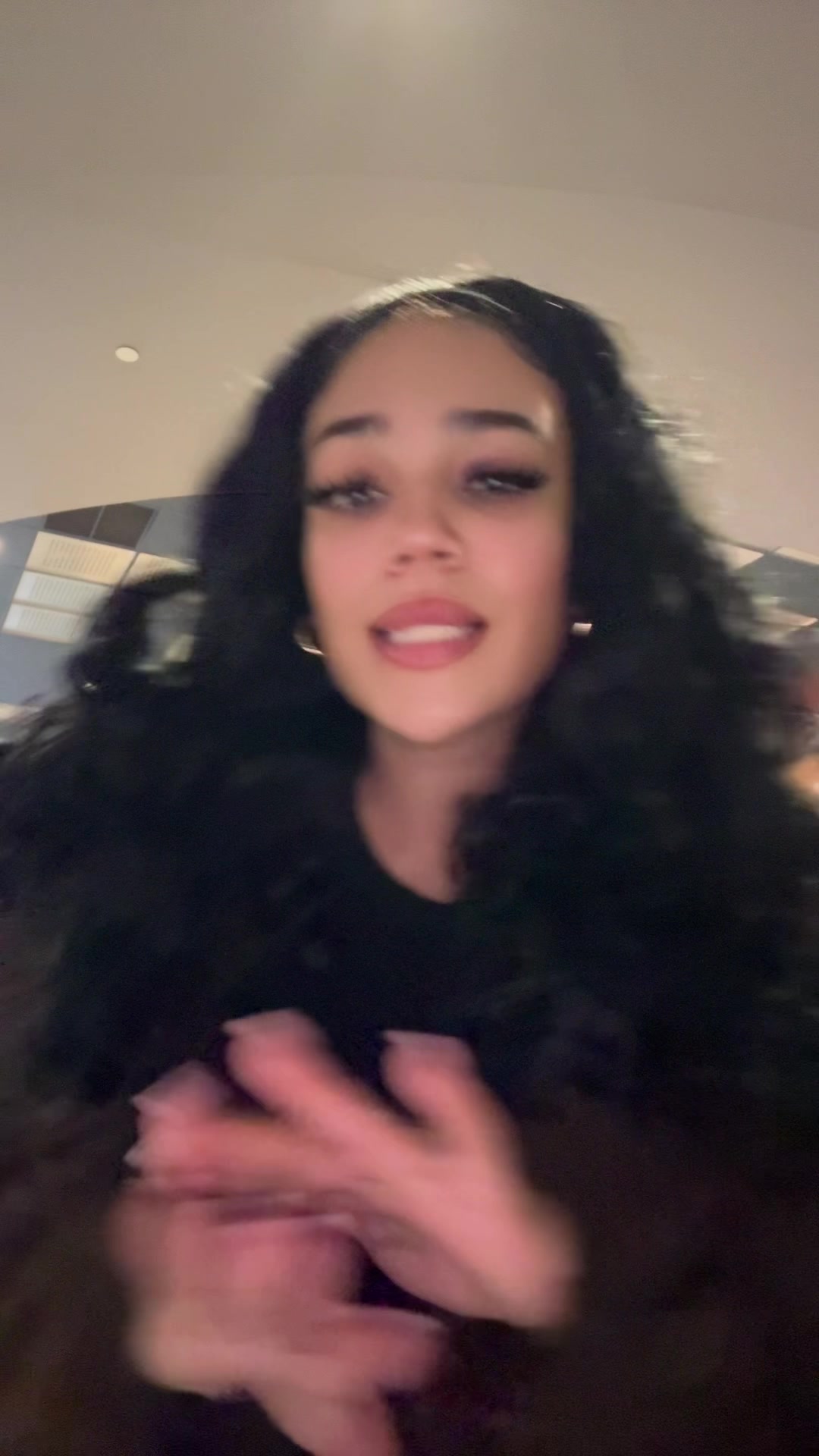 @Ari ✨