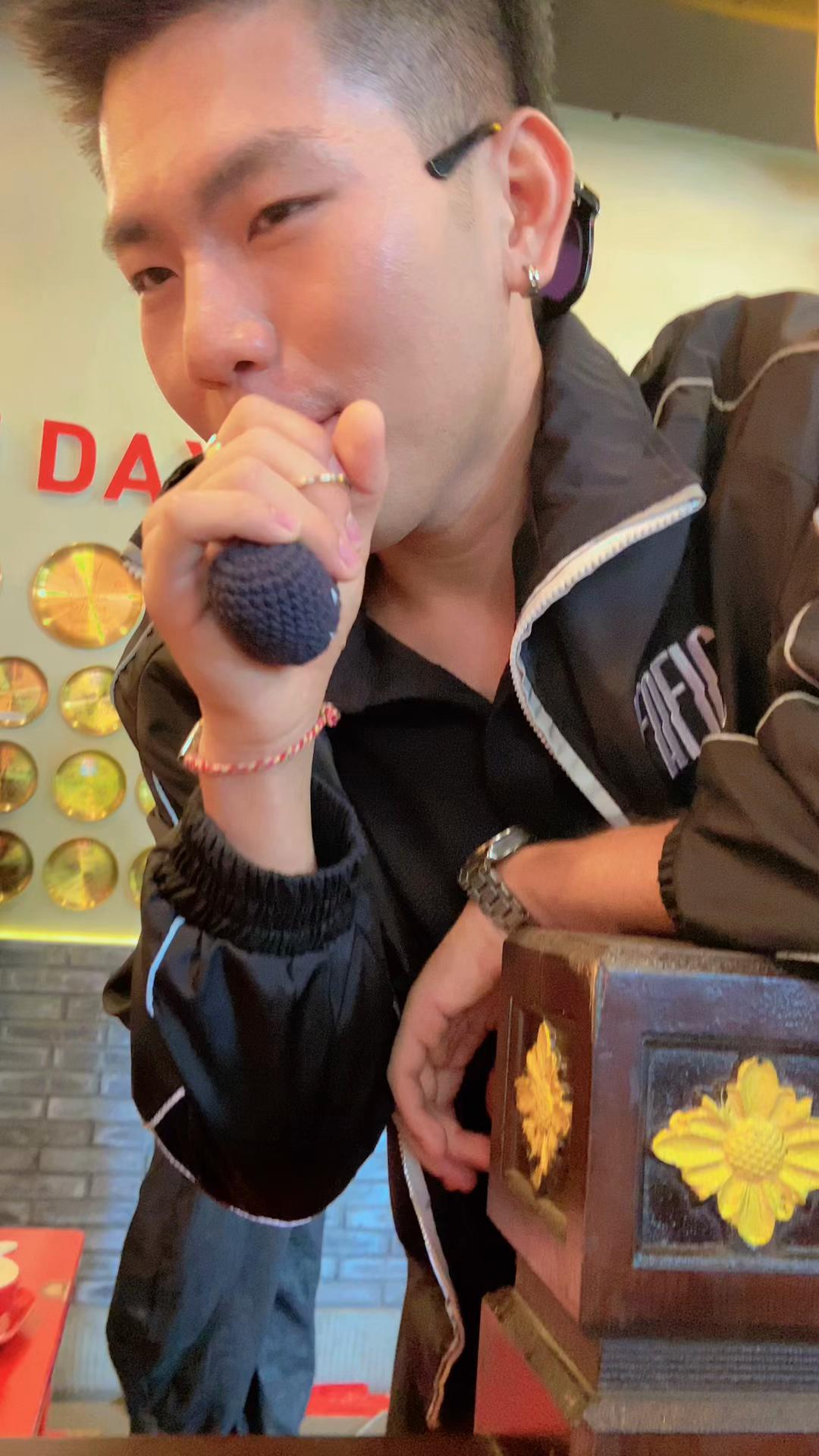 @ថារី