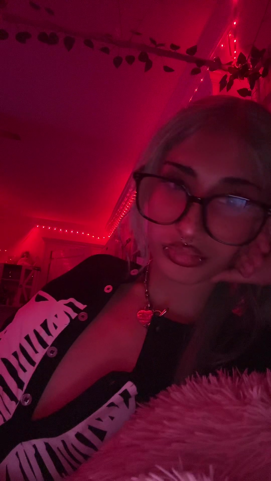 @≽ܫ≼