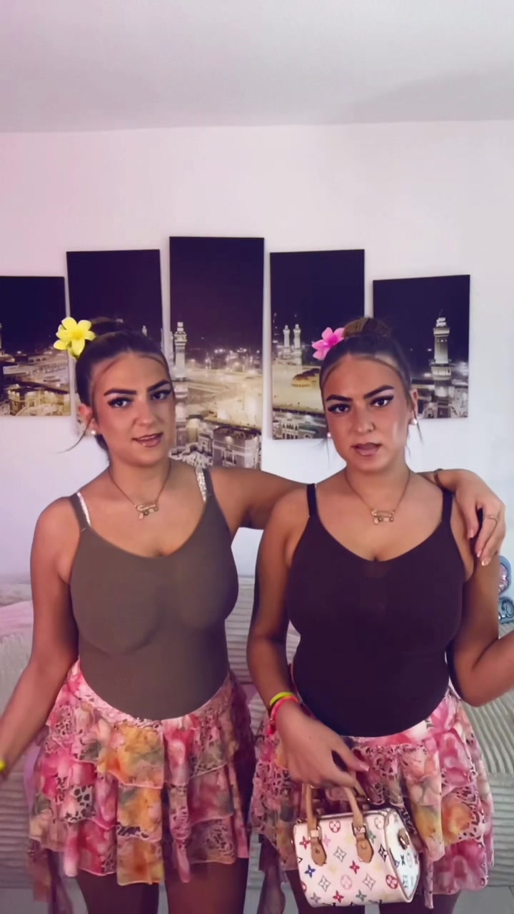 @Twinsss👯&zwj;♀️