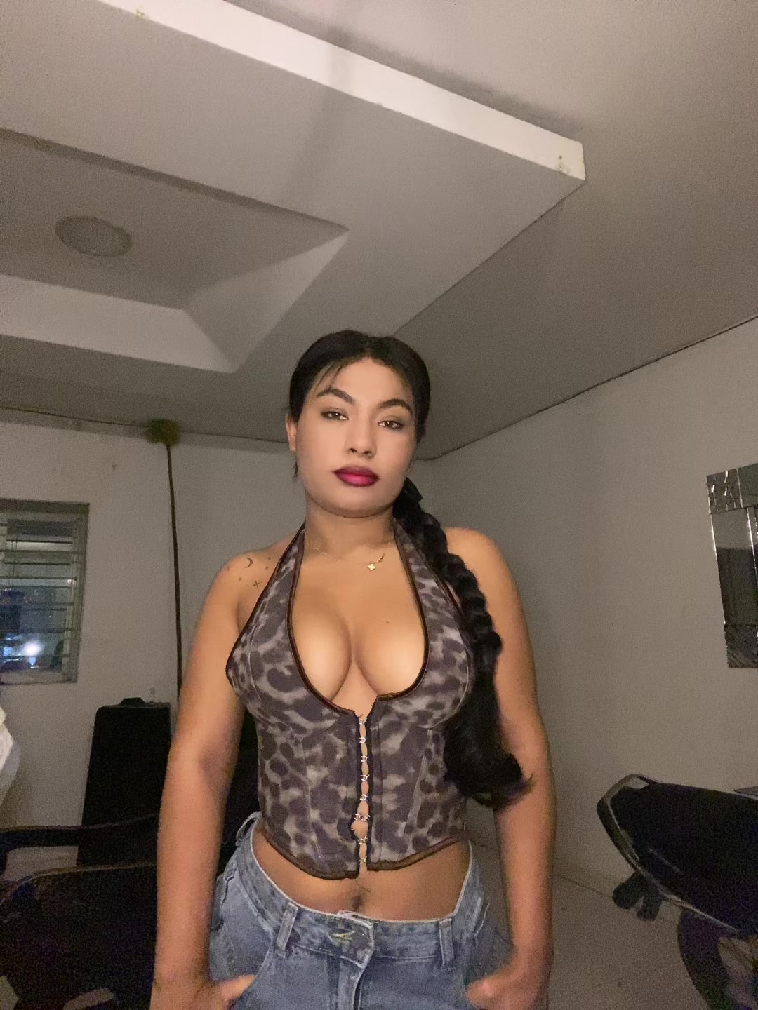 @Loraine