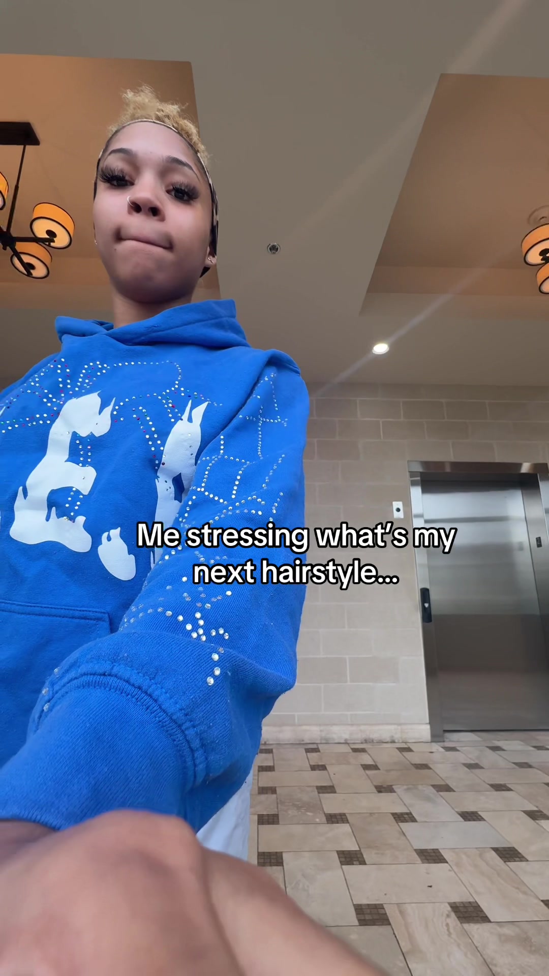 @Anisa| The Blonde hair girl