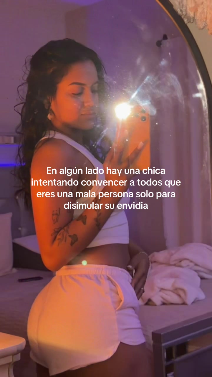 @Estrella :)✨🌷🎀&bull;🪬&bull;