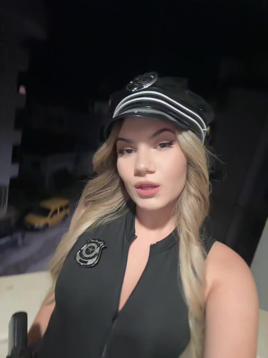 @Aviii