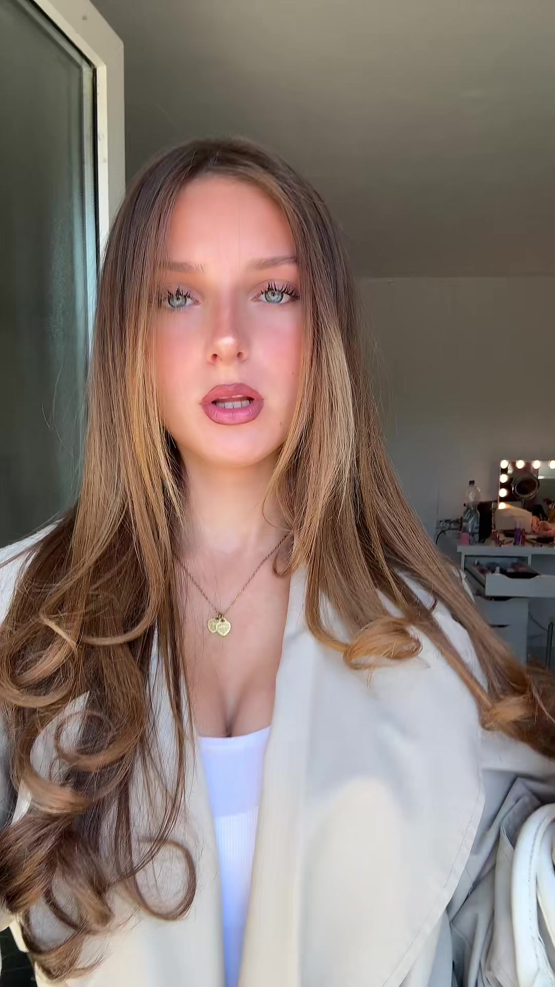 @𝐂𝐡𝐚𝐫𝐥𝐨𝐭𝐭𝐞