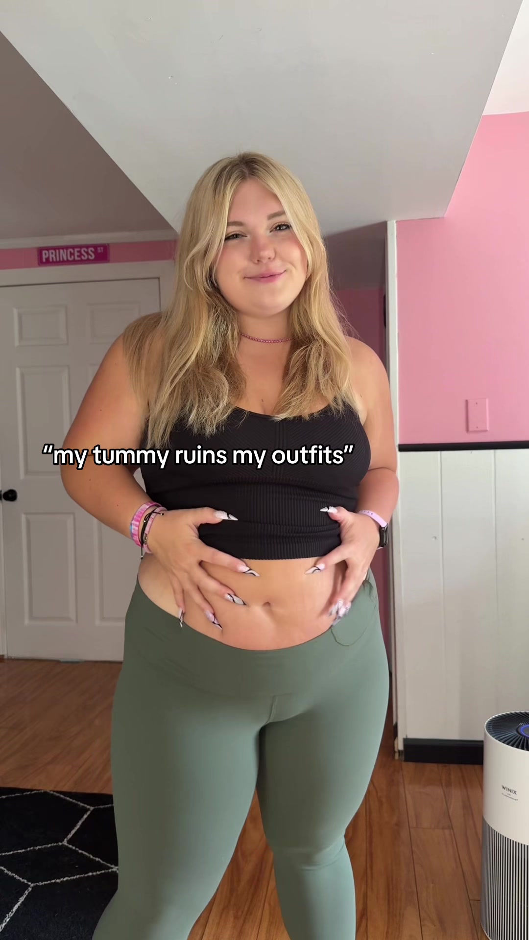 sarah (@lxves._) - Urlebird