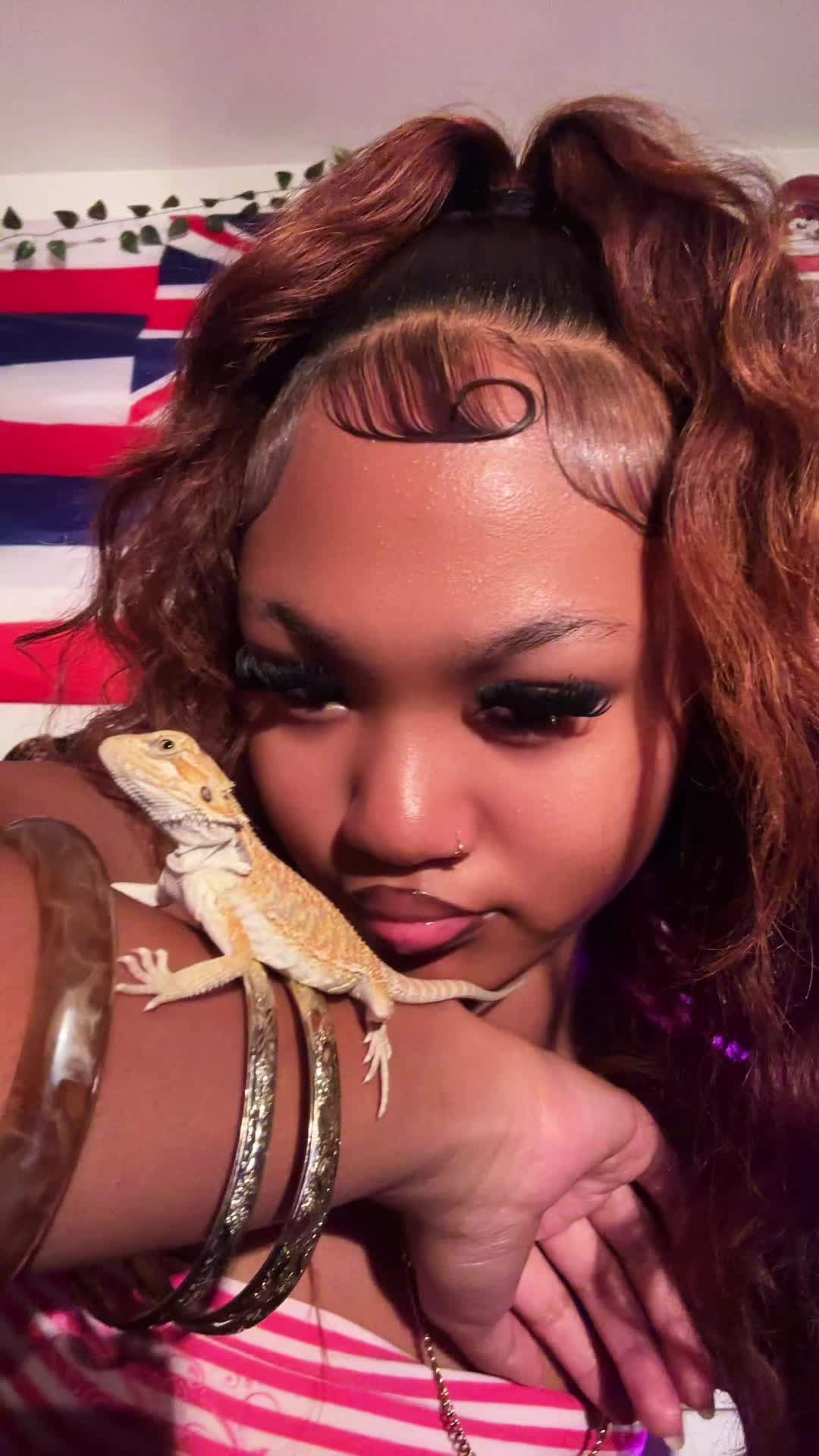 @𝒶𝓎𝓈𝒾𝒶