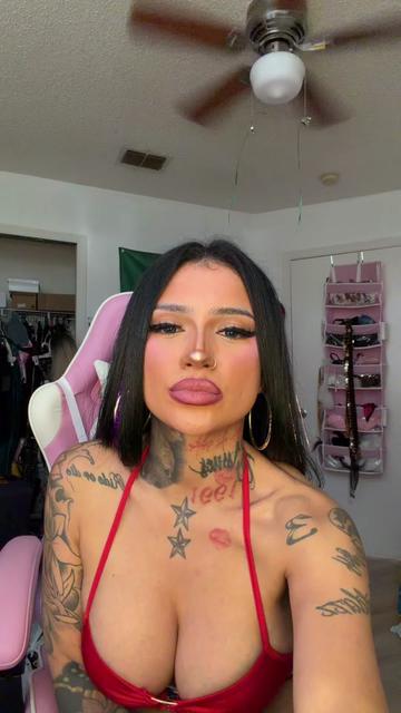 @pinkybaddazz