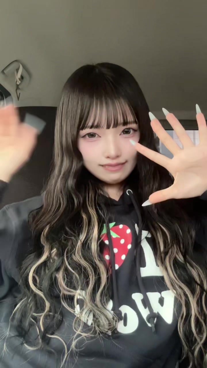 @スズ