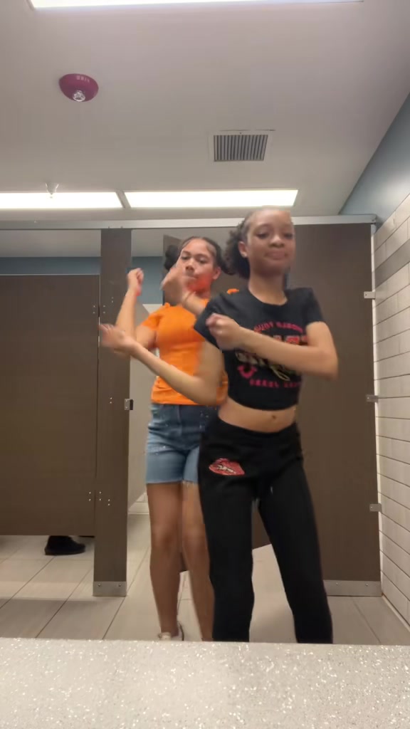 @2twogirls1life