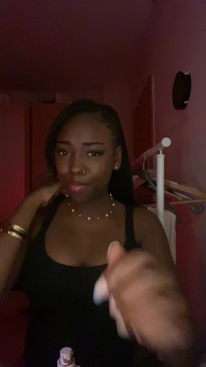 @q🍫