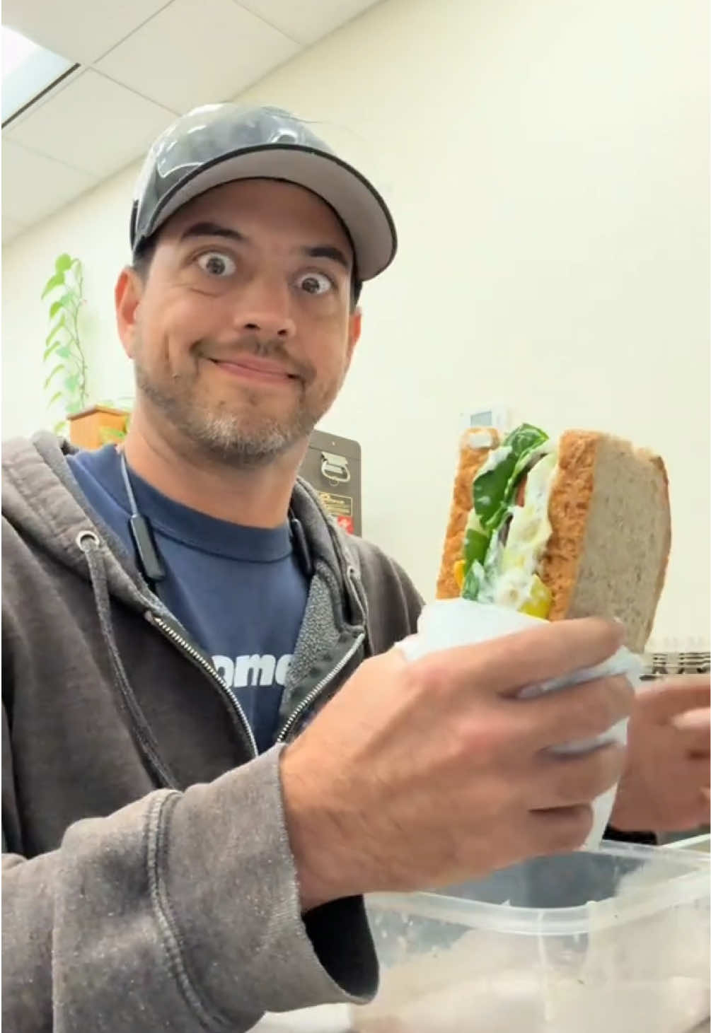 @Holly Ann'wich 🥪