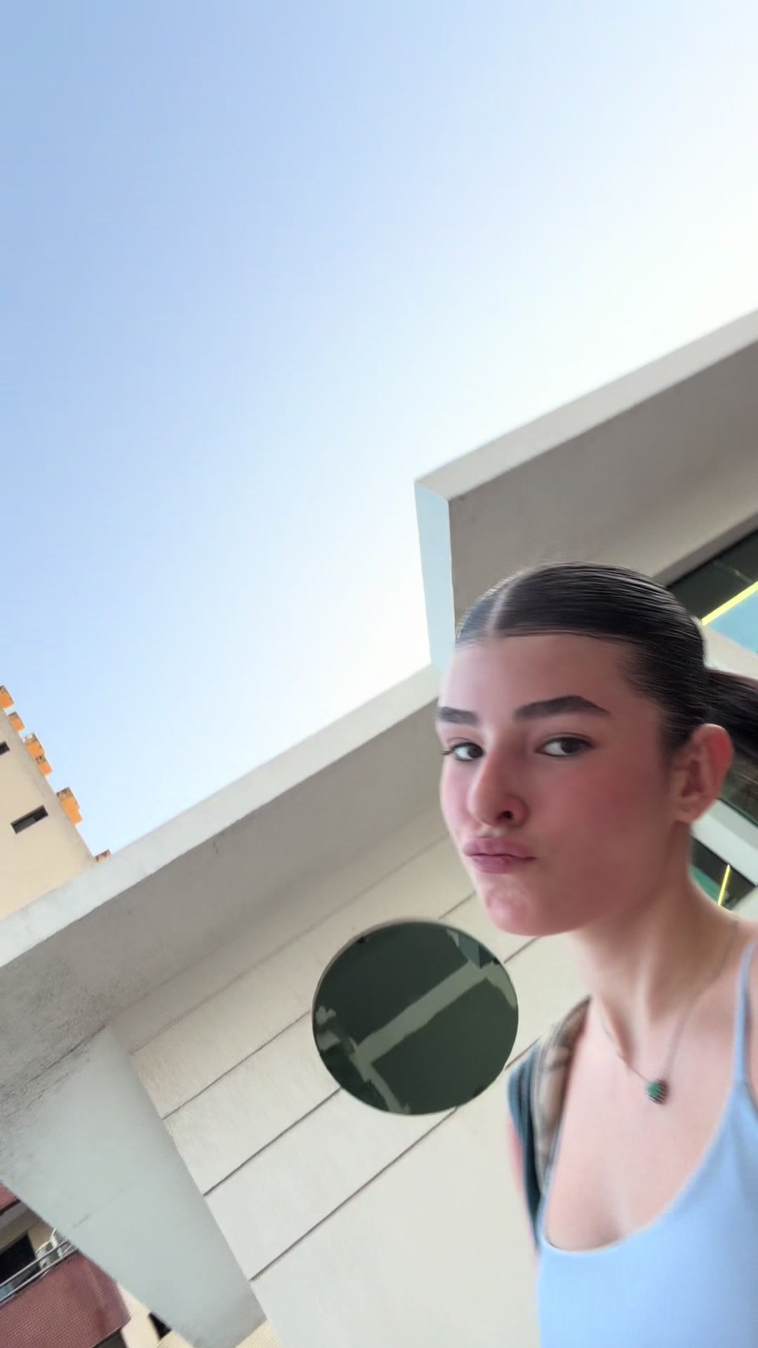 @:) laura