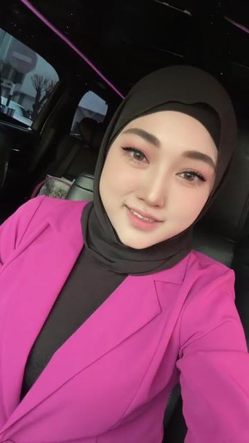 @Cik Puan Auni Founder Elyss