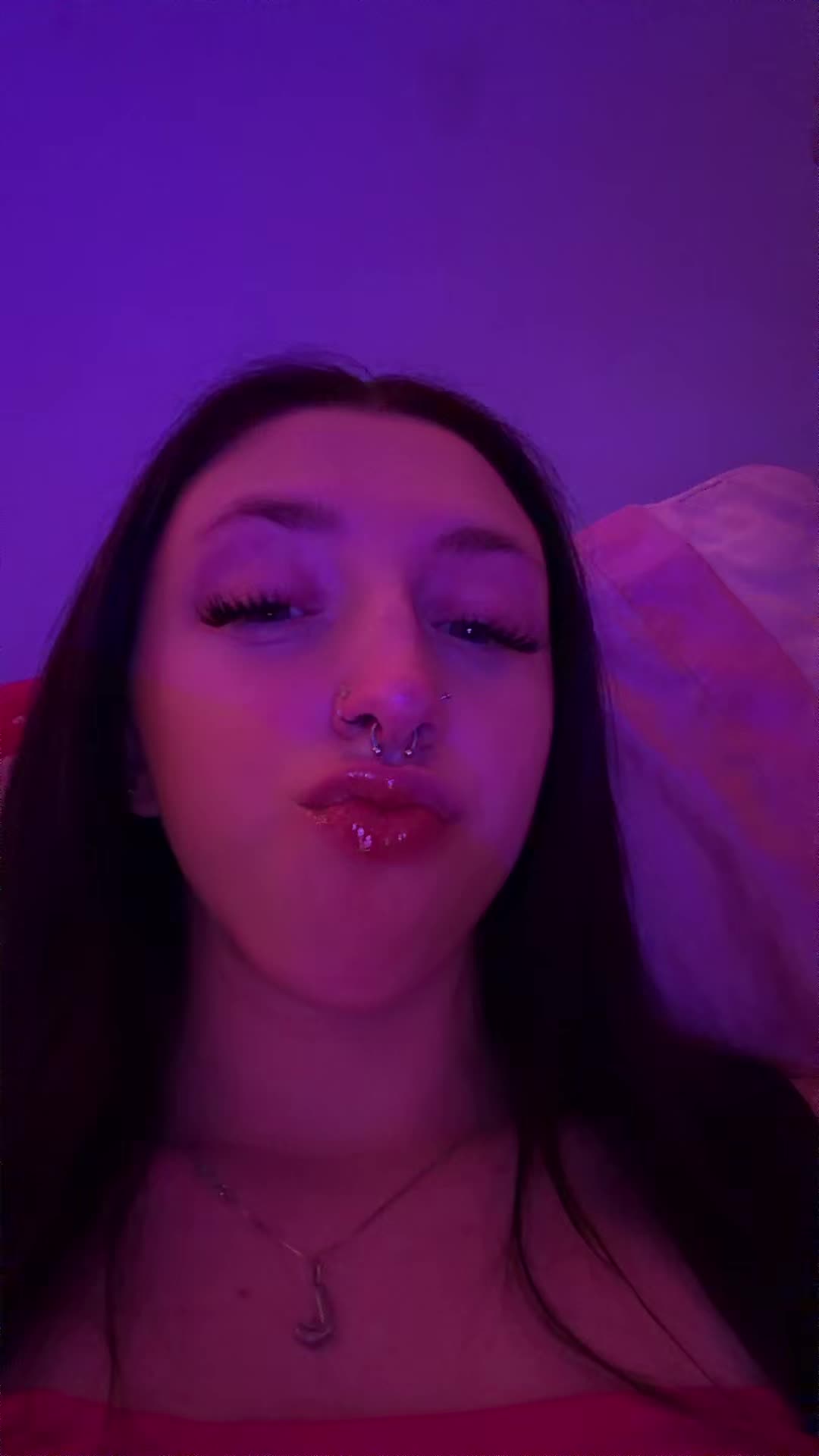 @Trins spam 💞