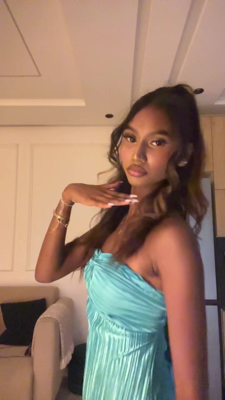 @Hyaॐ