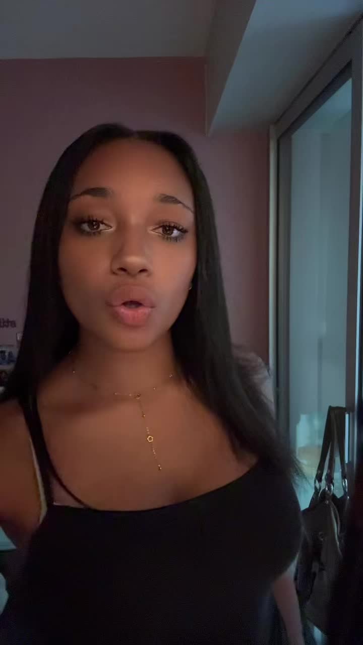 @Chloee