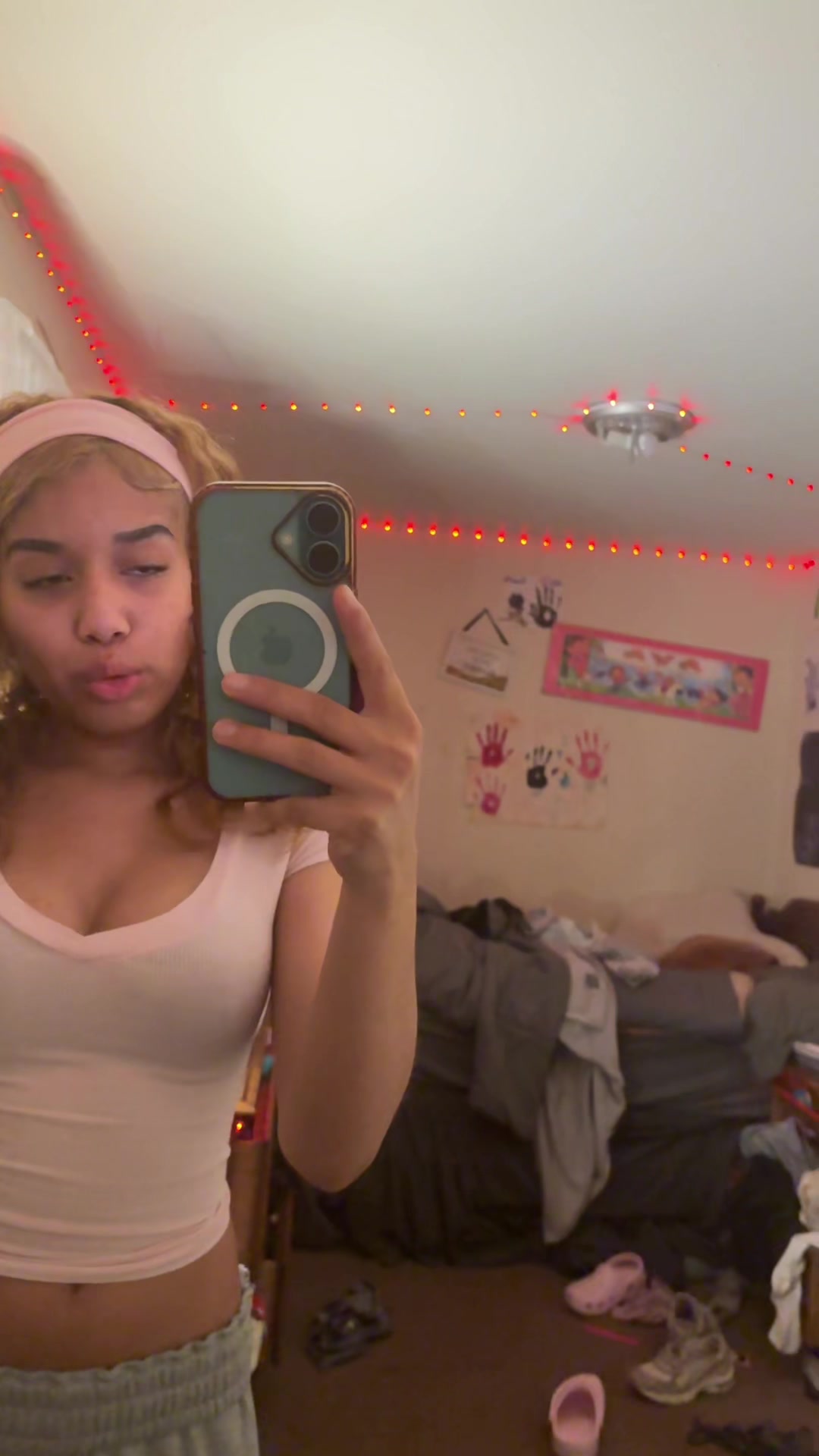 @aavaleee1