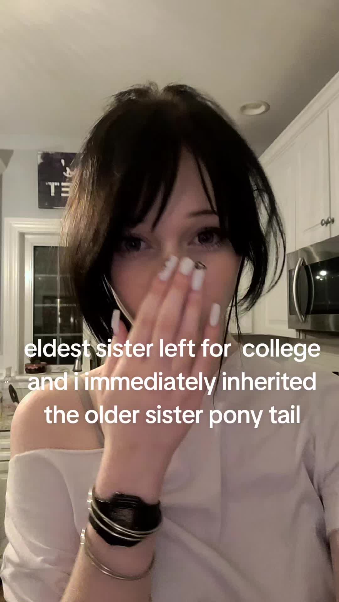 @Ellie🪽