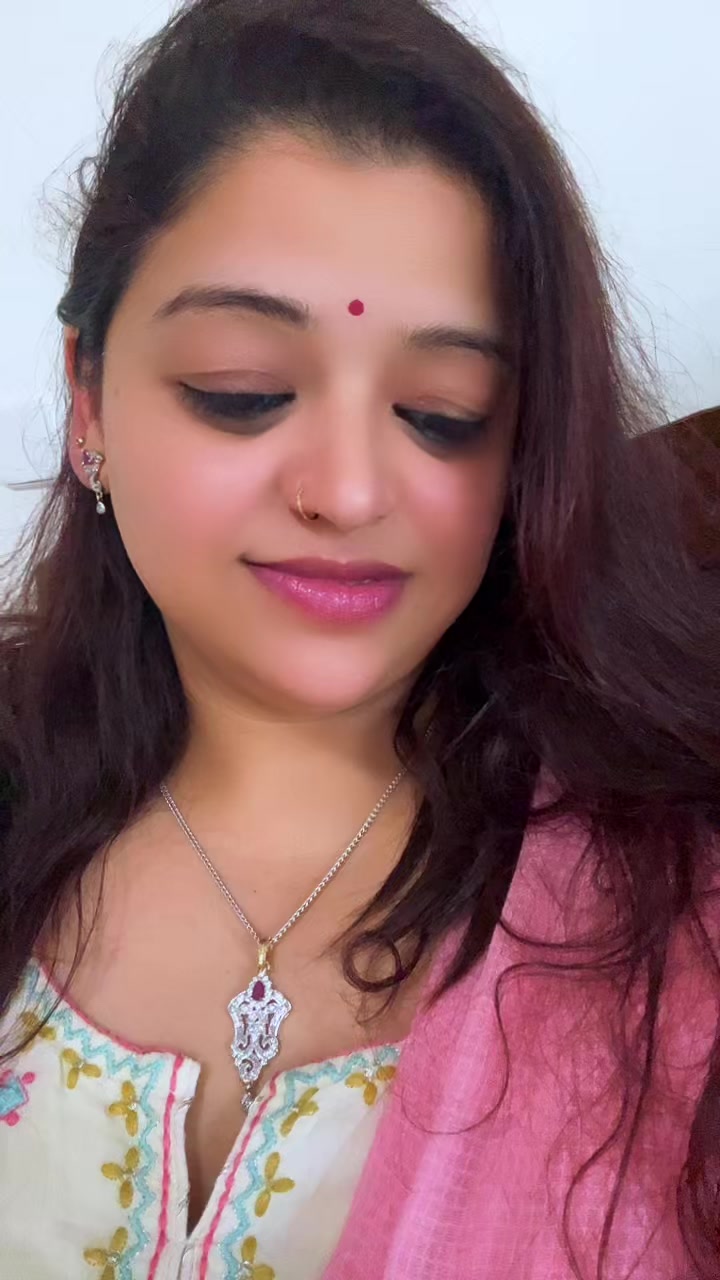 @✨hey_renukaa✨🎭💫