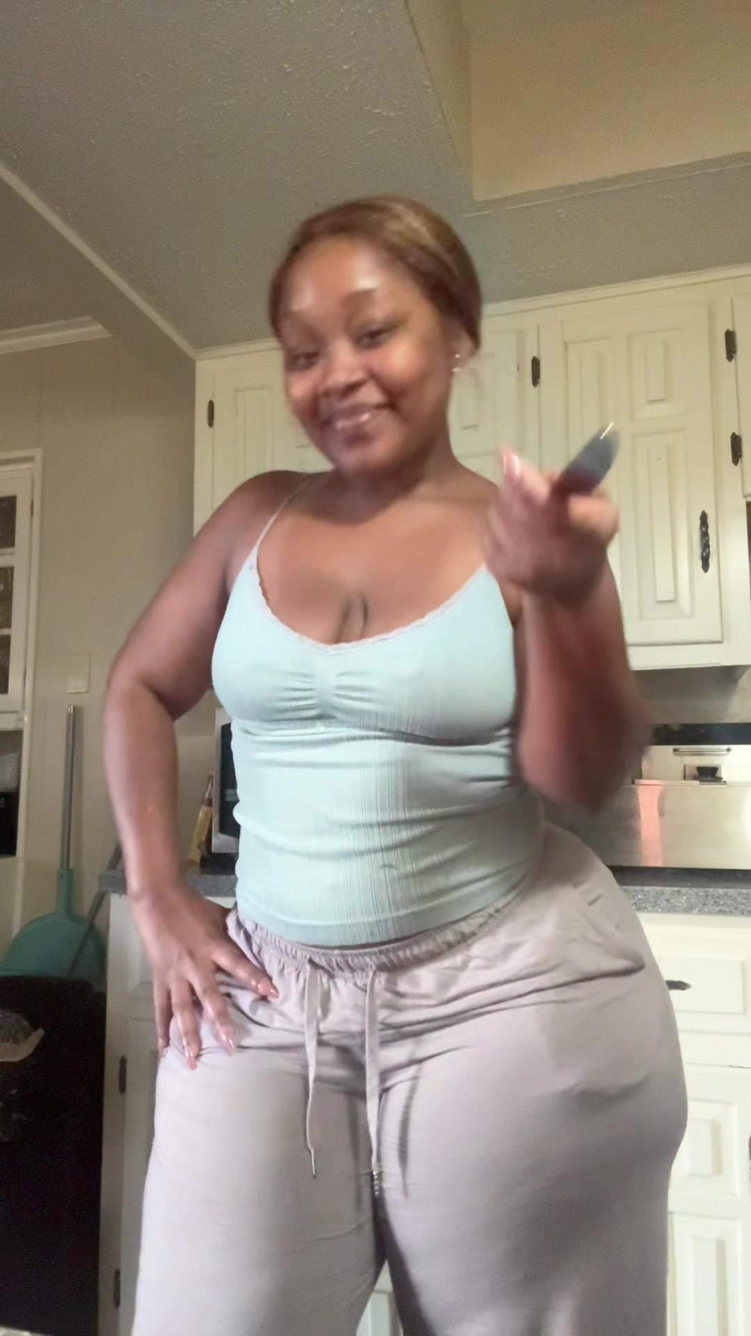 @LovNia_