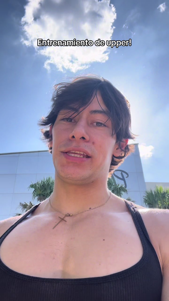 @Christian Adonis🇸🇻