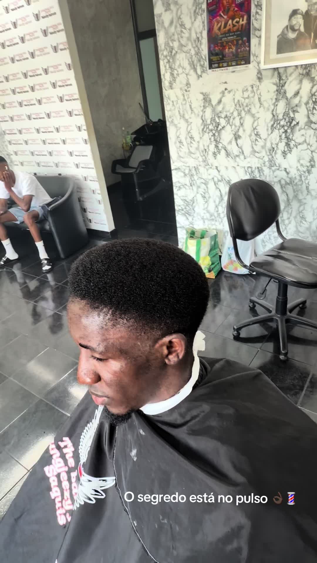 @Youngjeezy __fades Saquis 🇬🇼