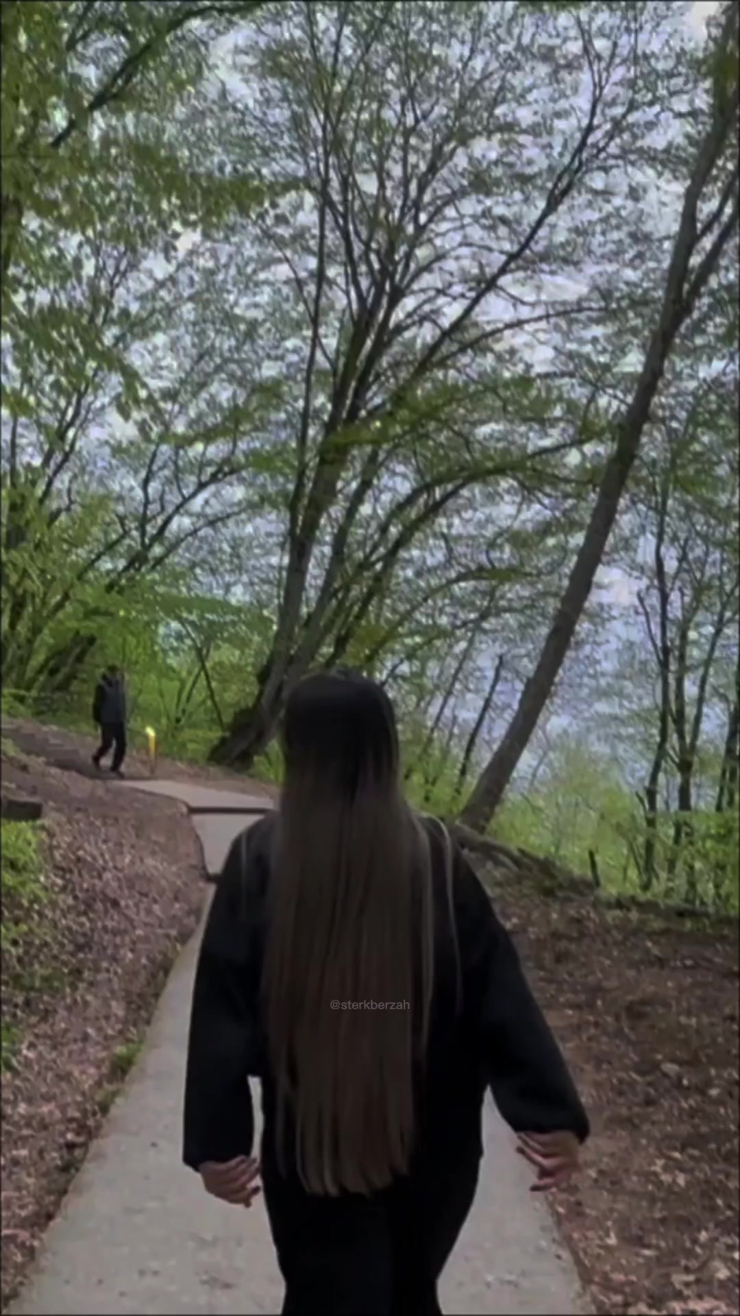 @Arzuw🦋