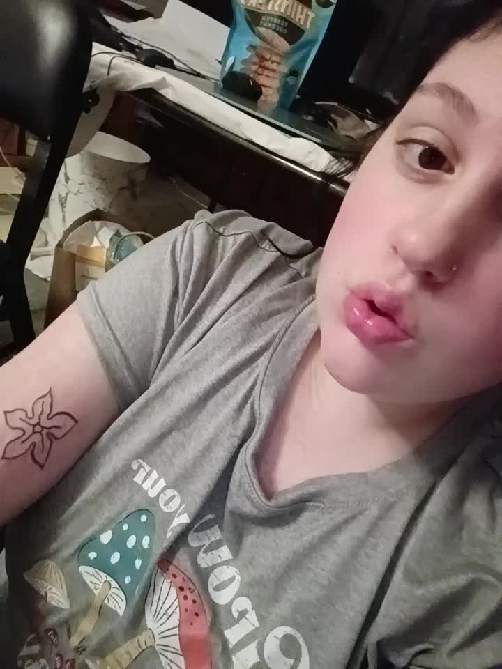 @🌻👣 Olivia-Teen-Momma 👣🌻
