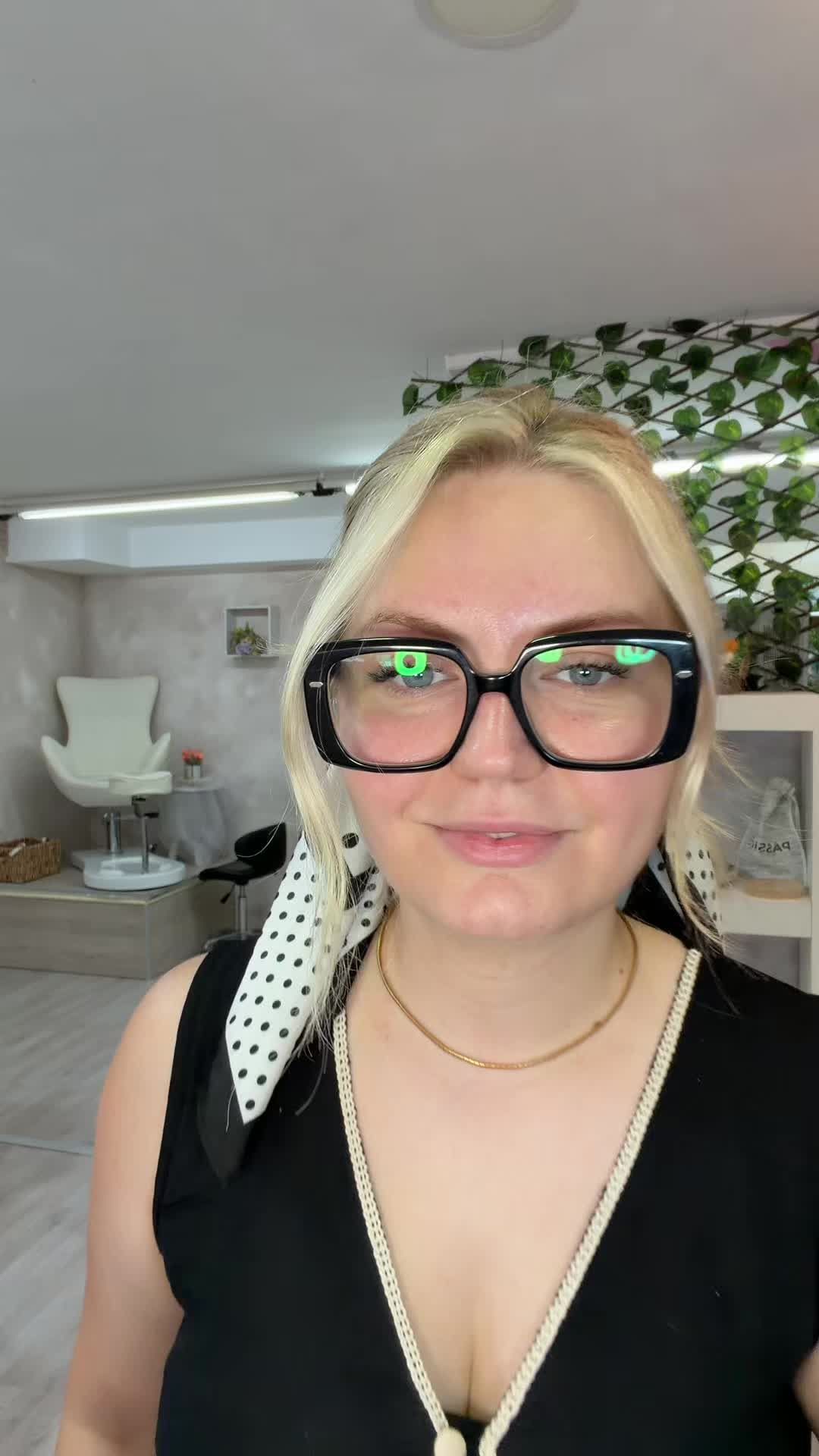 @tinastudioobeauty