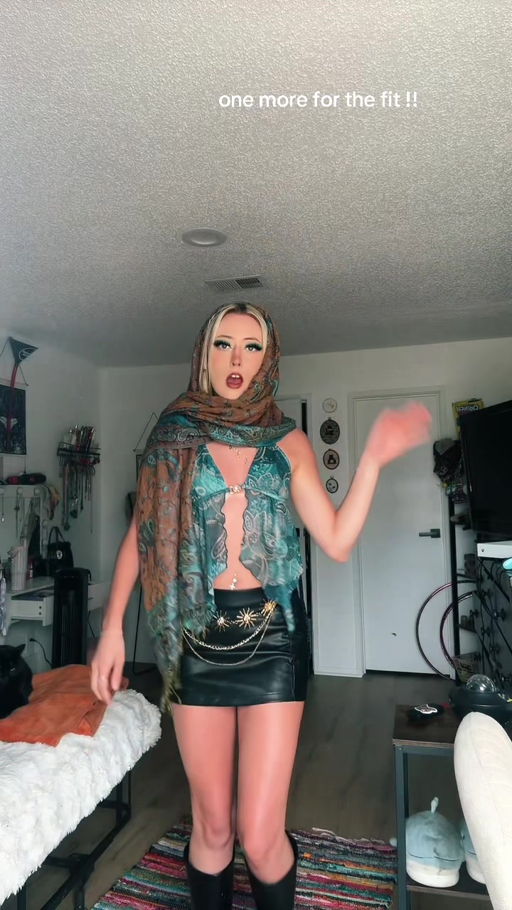 @hayhay<3