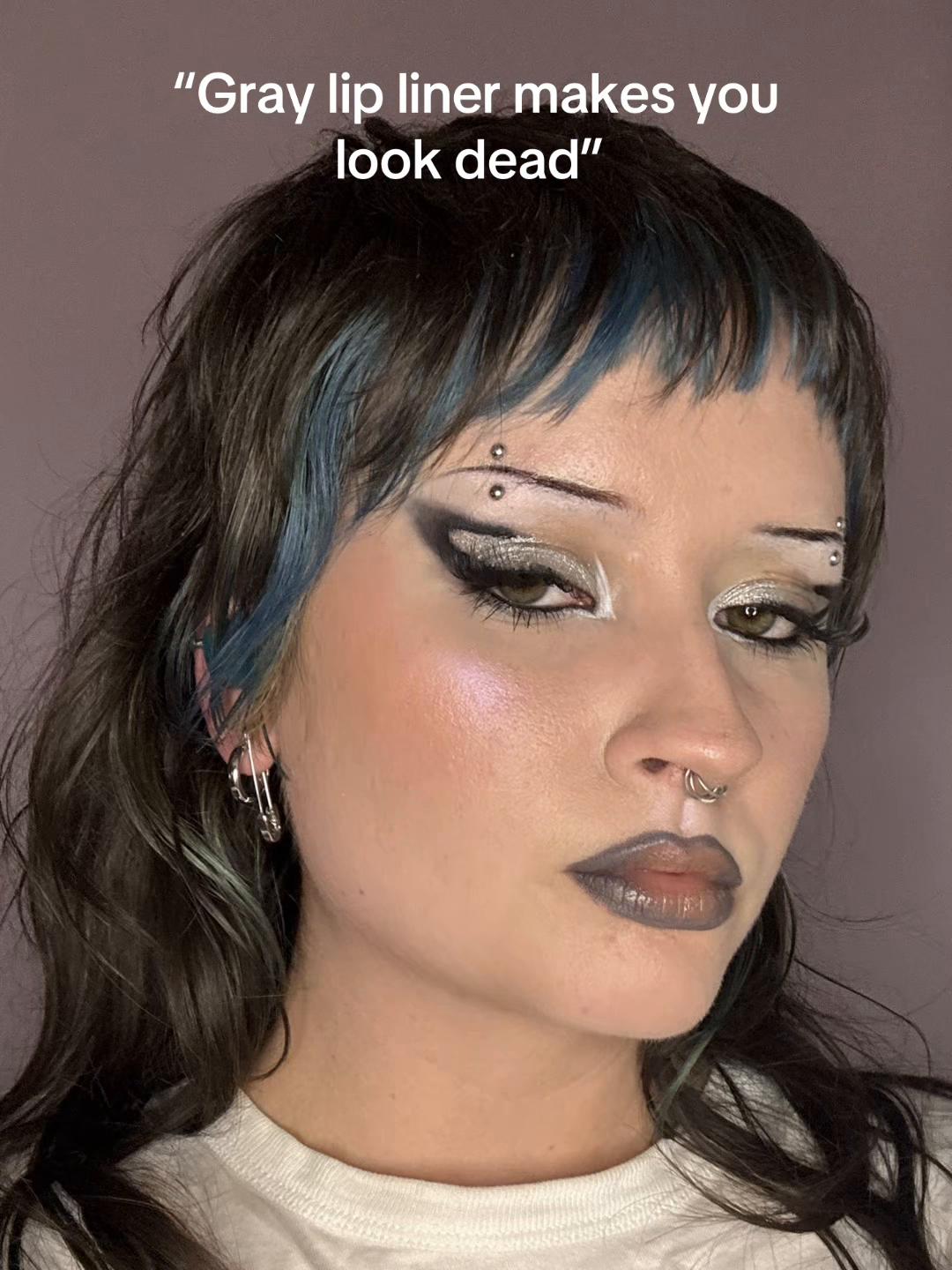 @Tori🕯️