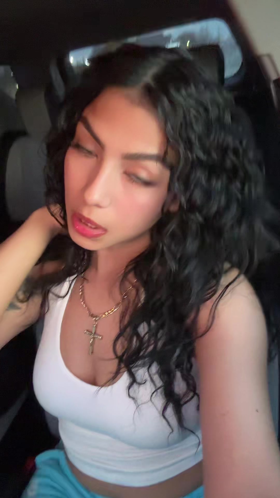 @_lyzbeth9
