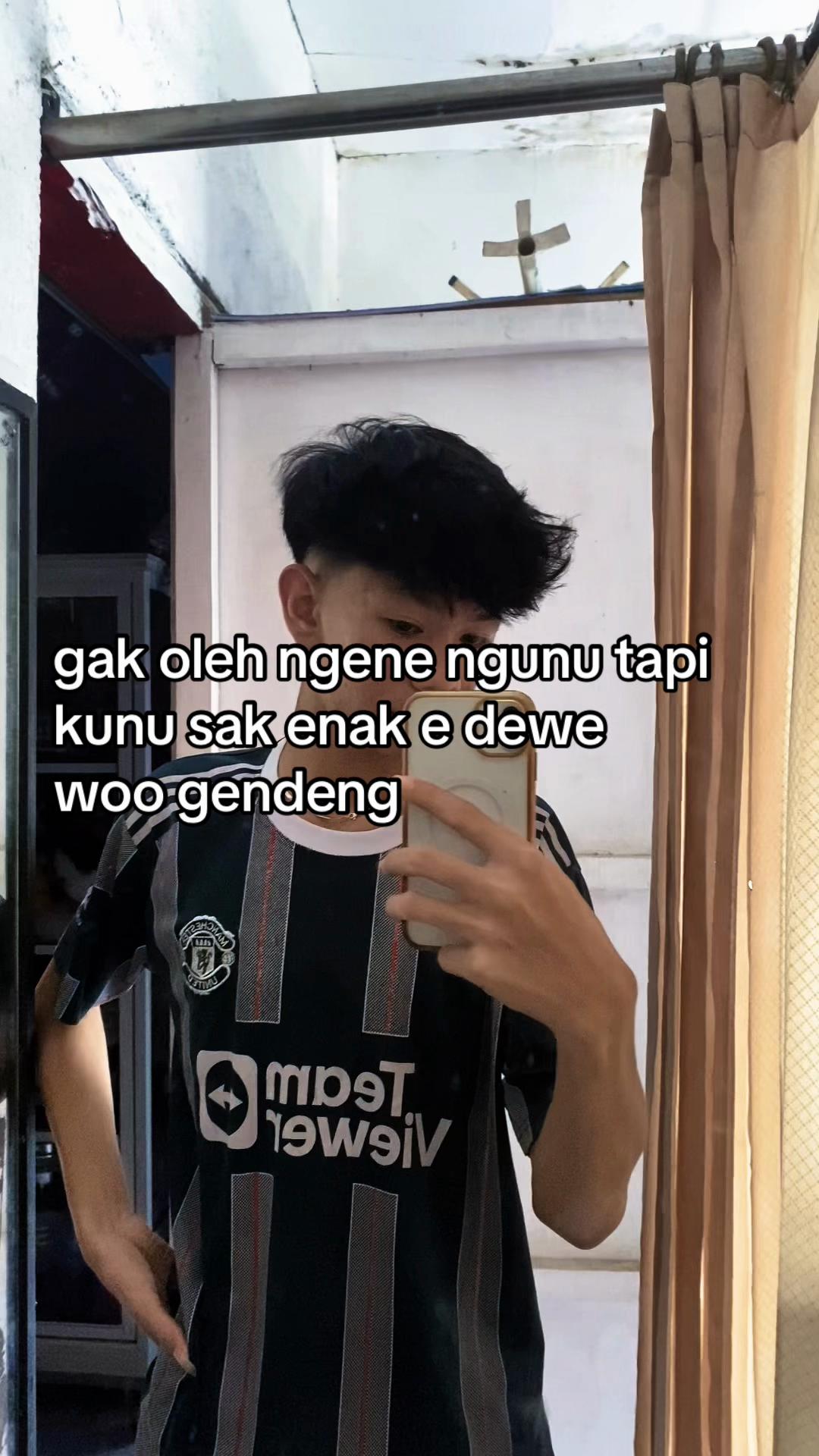 @🦅