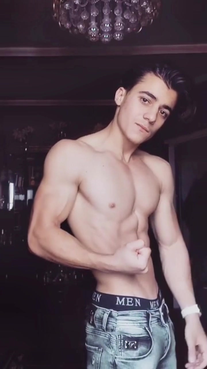 @zi_zain